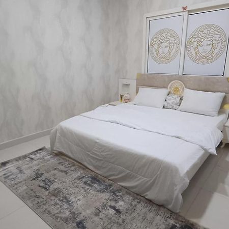 Flat One Room Ajman Exteriör bild